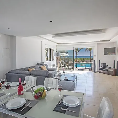 Вілла Adaman - Stunning 3 Bedroom Seafront With Pool - Close To The *