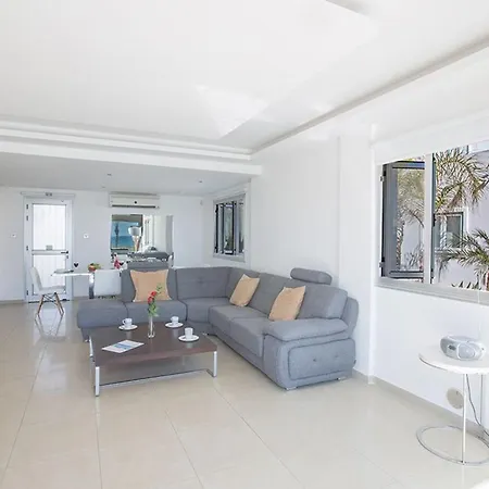 Adaman - Stunning 3 Bedroom Seafront With Pool - Close To The Вілла Айя-Напа