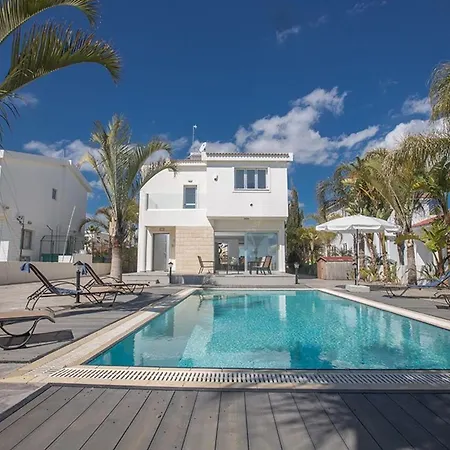 Adaman - Stunning 3 Bedroom Seafront With Pool - Close To The Вілла